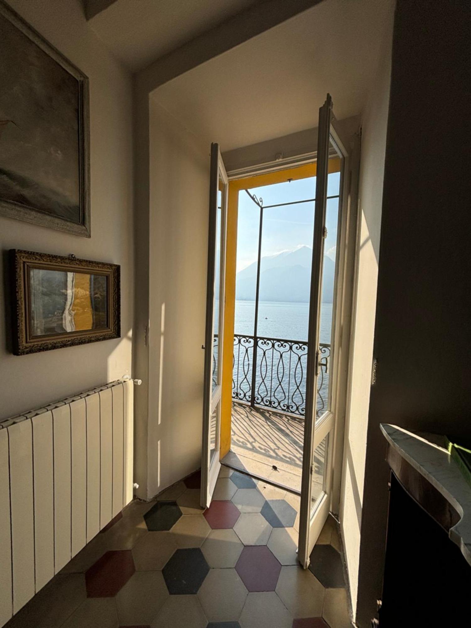Varenna Caffe Apartment Экстерьер фото